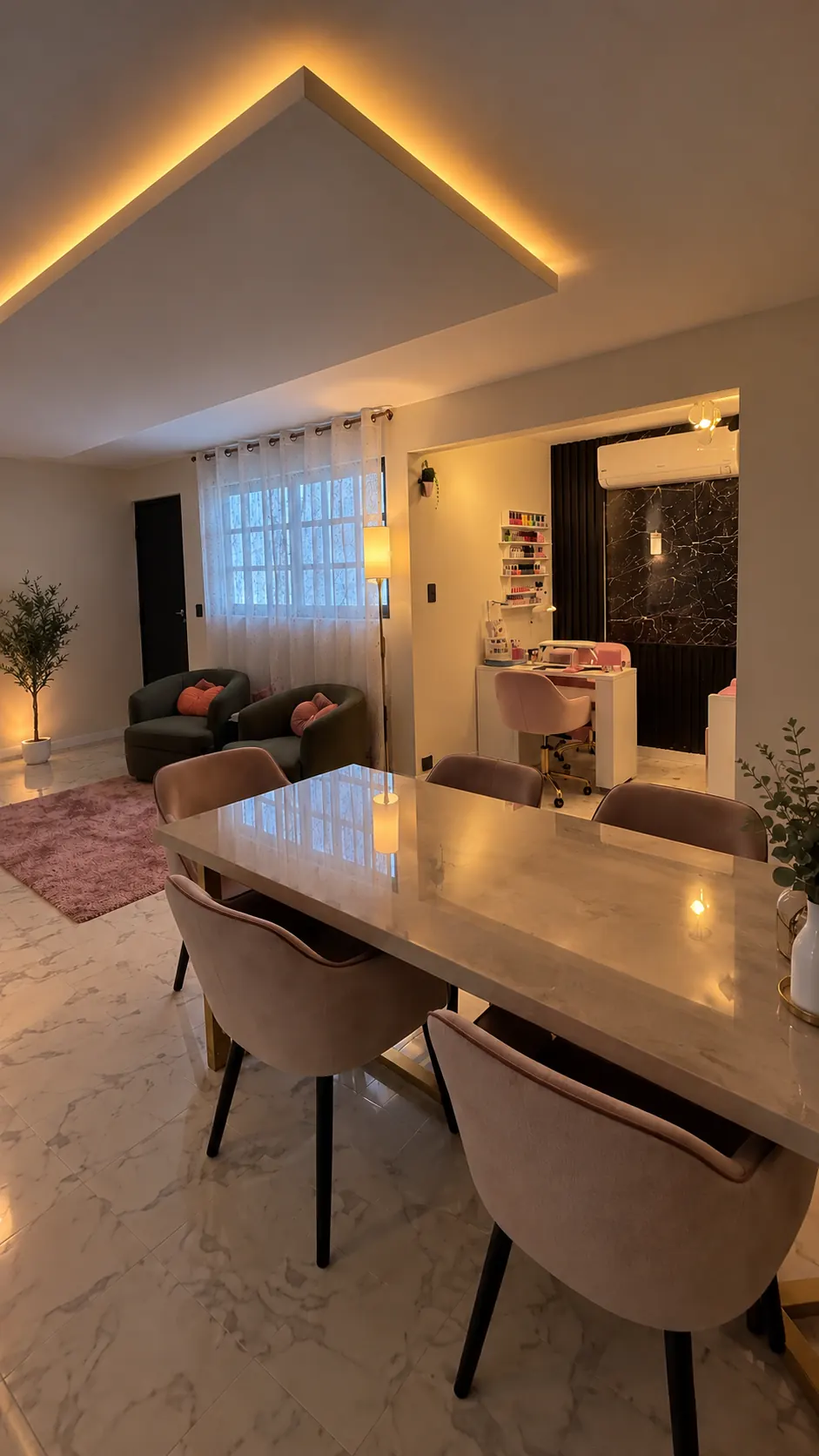 Sala y mesa de espera de Glam Lash